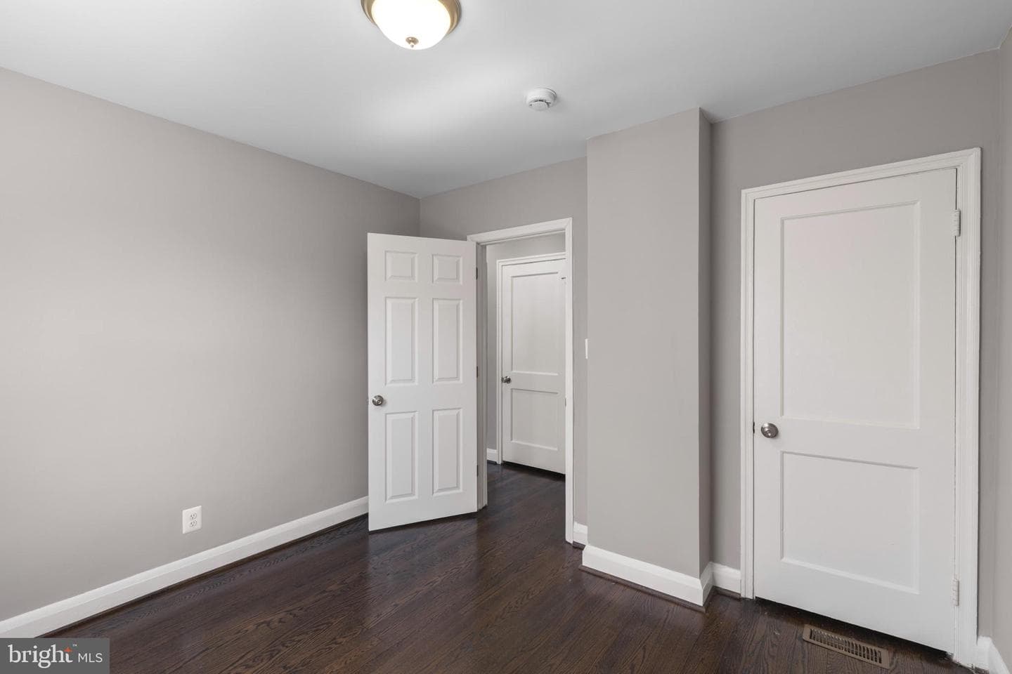 5315 Midwood Avenue photo 15