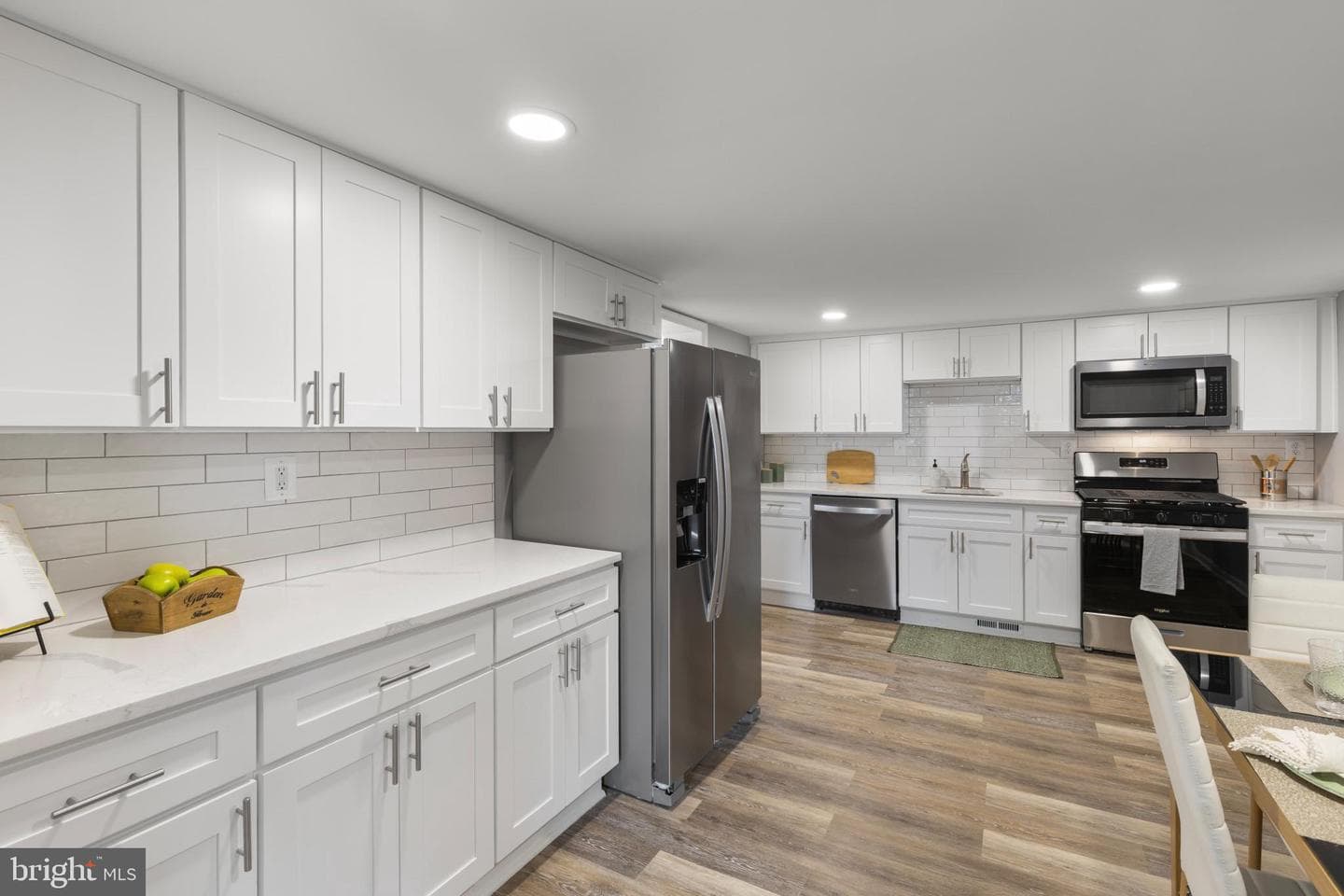 5315 Midwood Avenue photo 8