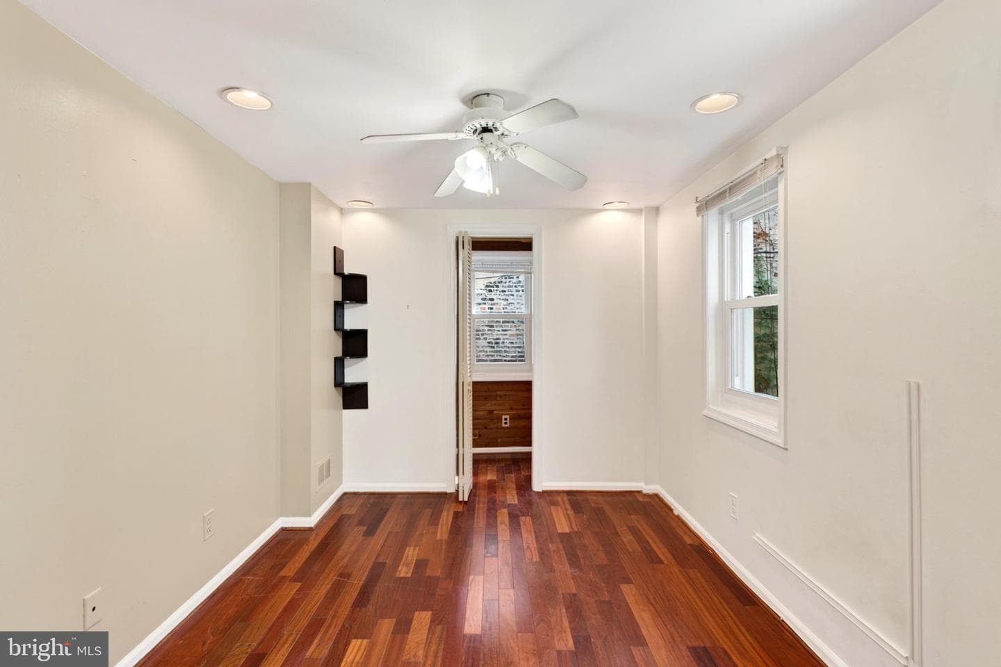 25 West Street W photo 24