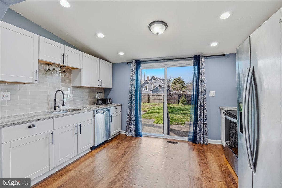 4704 Charleston photo 10