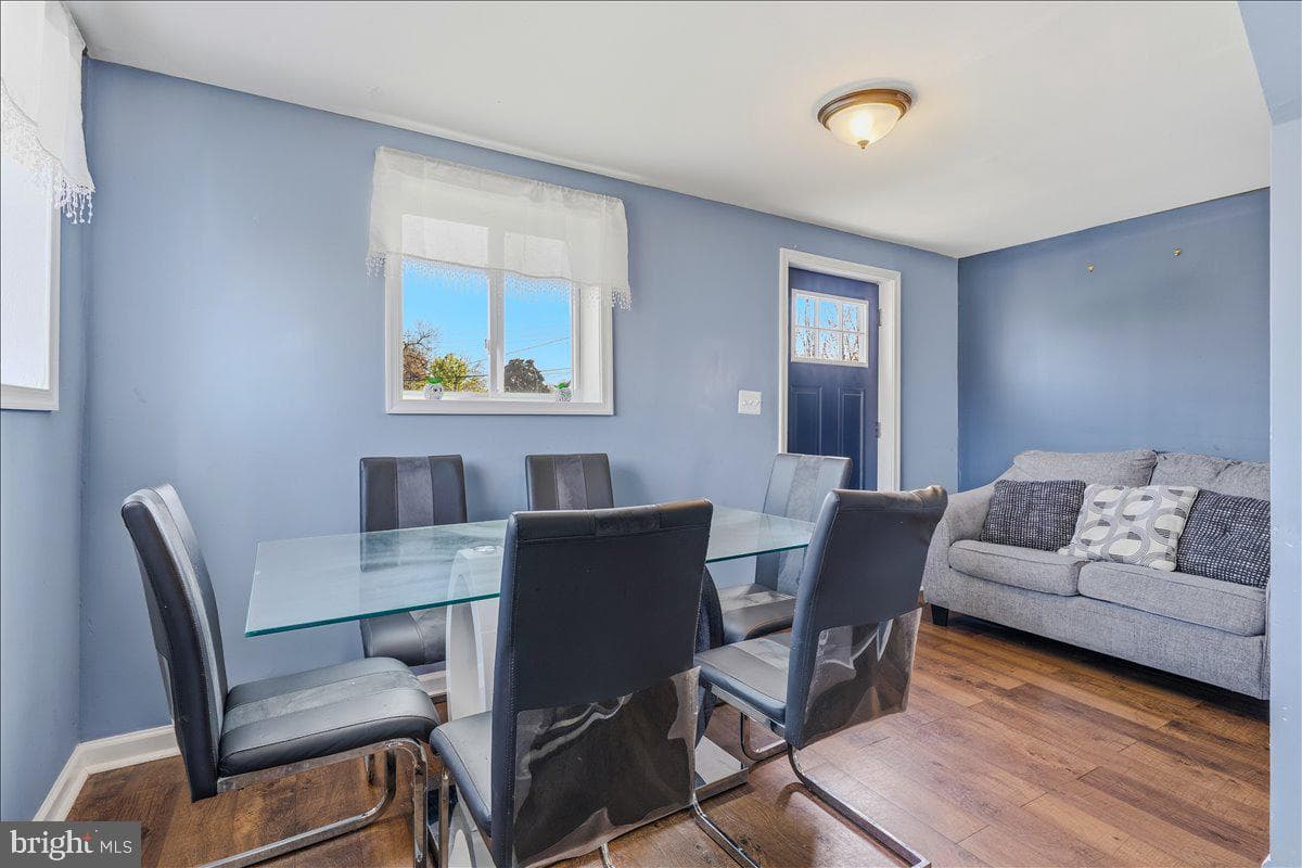4704 Charleston photo 15