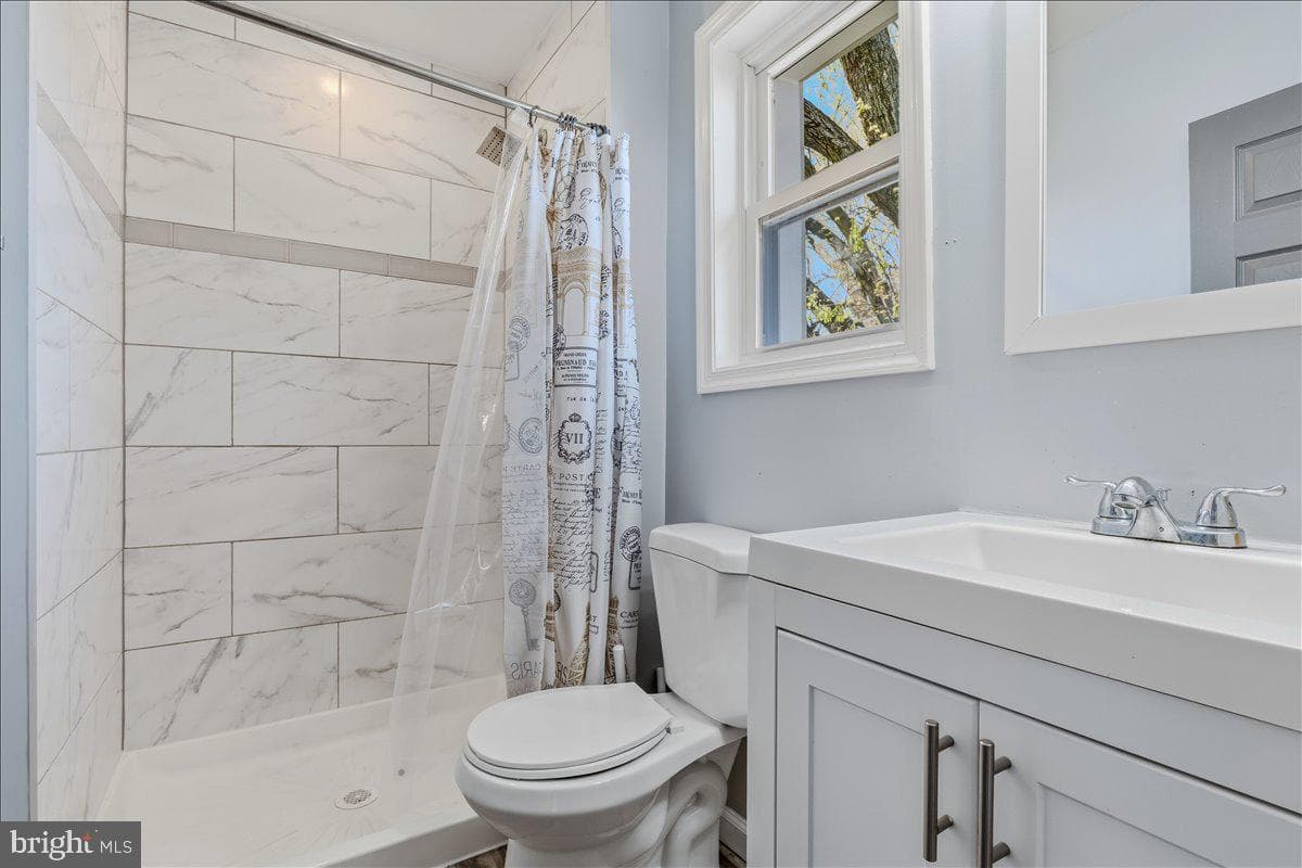 4704 Charleston photo 18