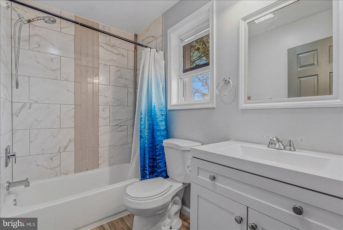 4704 Charleston photo 21