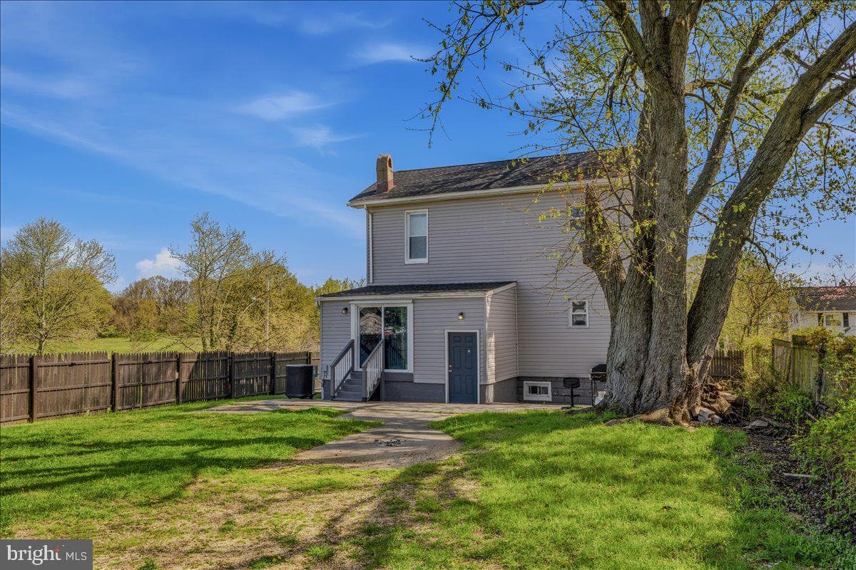 4704 Charleston photo 29
