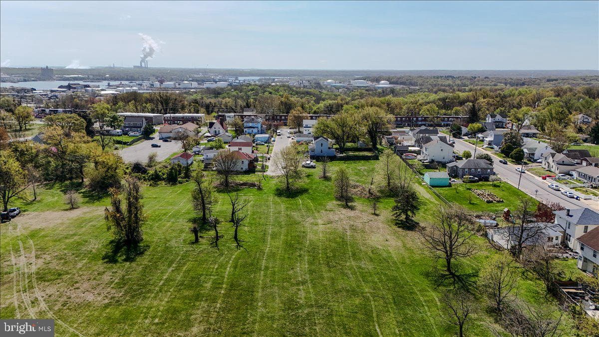 4704 Charleston photo 36