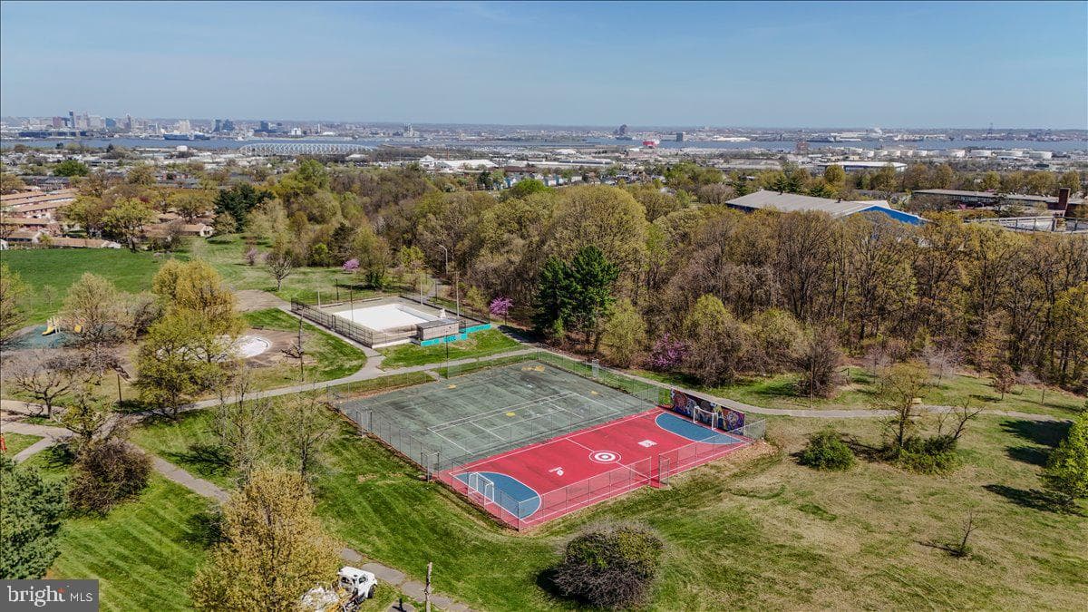 4704 Charleston photo 37