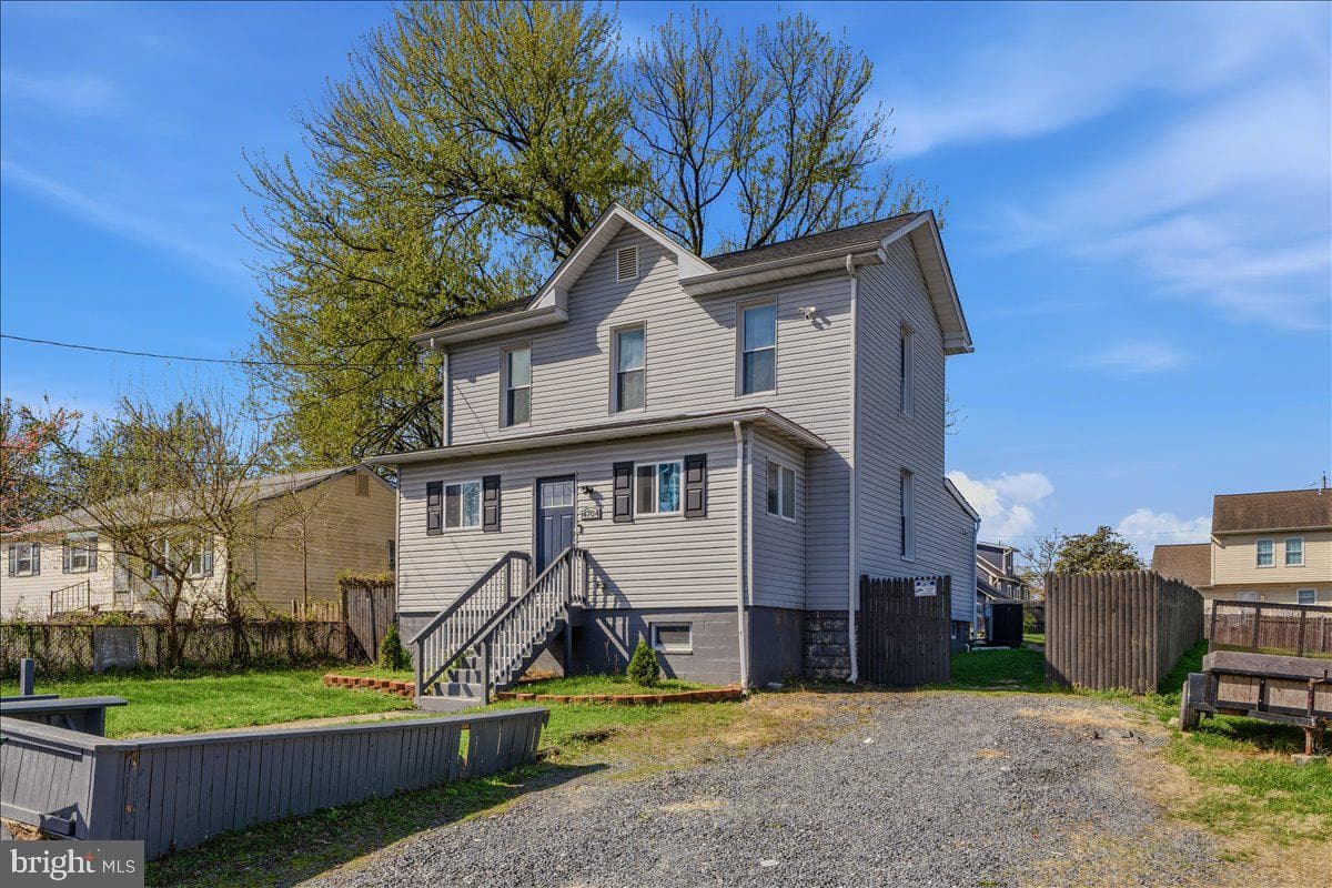 4704 Charleston photo 4