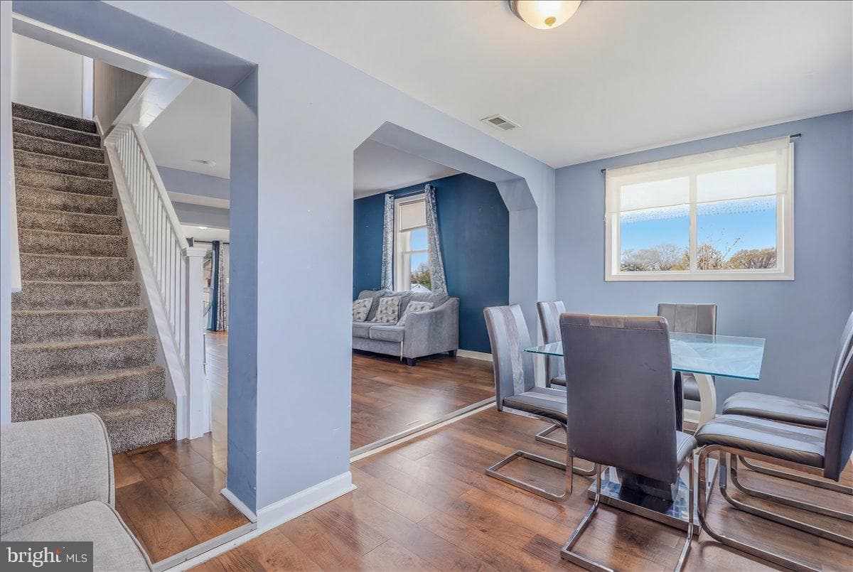 4704 Charleston photo 6