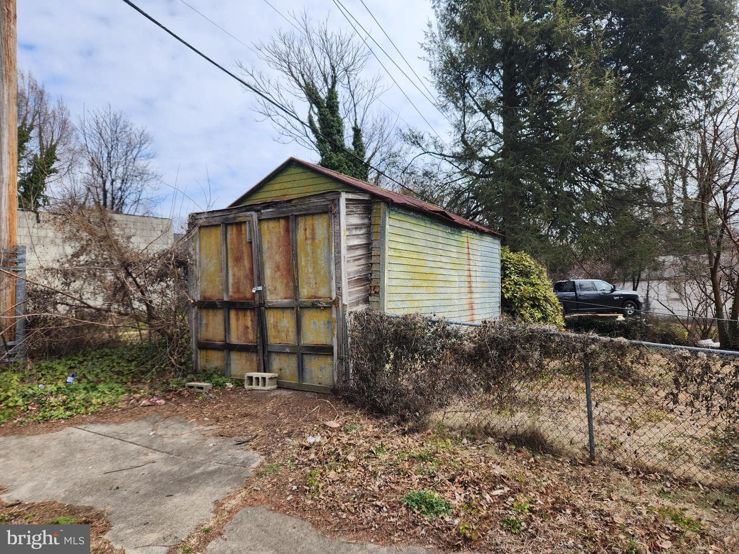 4400 White Avenue photo 4
