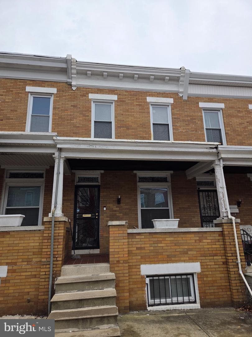 2609 E Hoffman Street photo 11