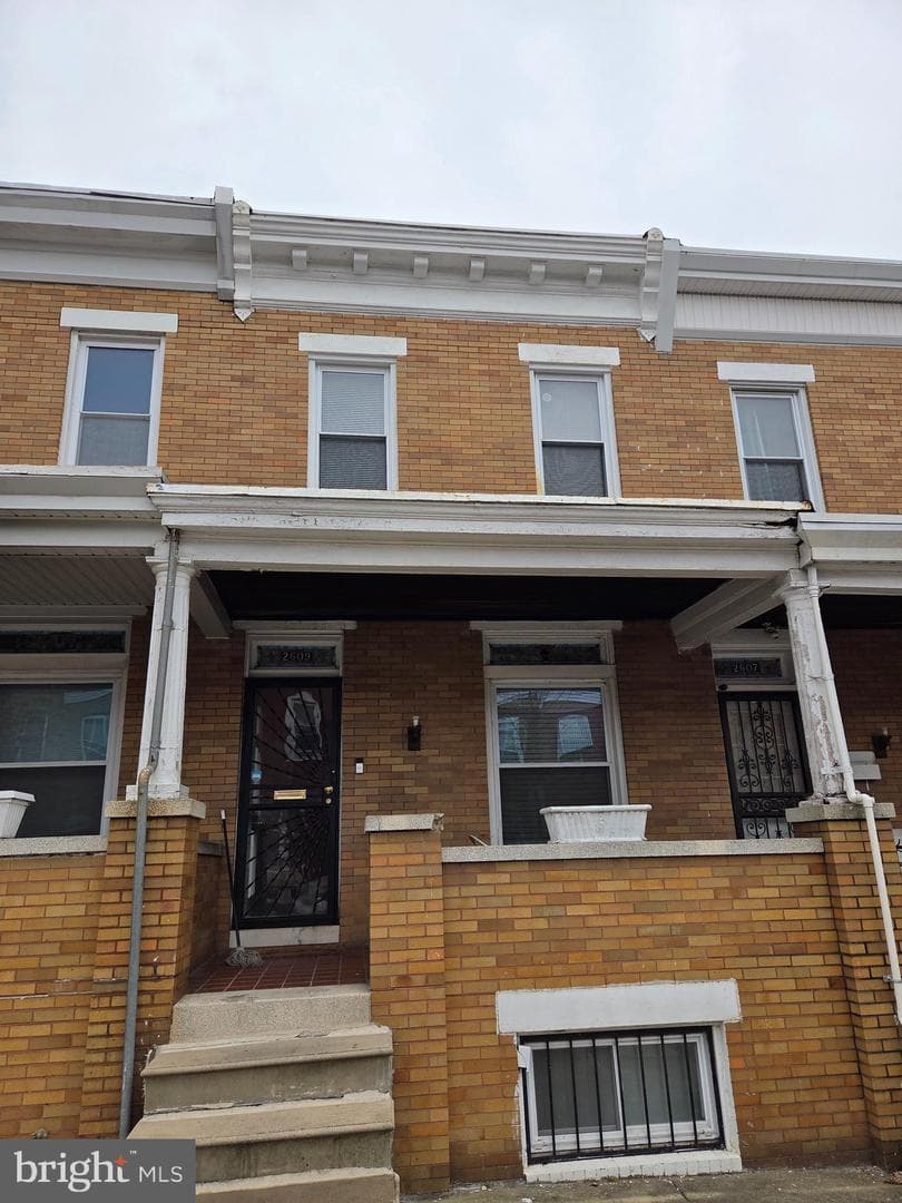 2609 E Hoffman Street photo 12
