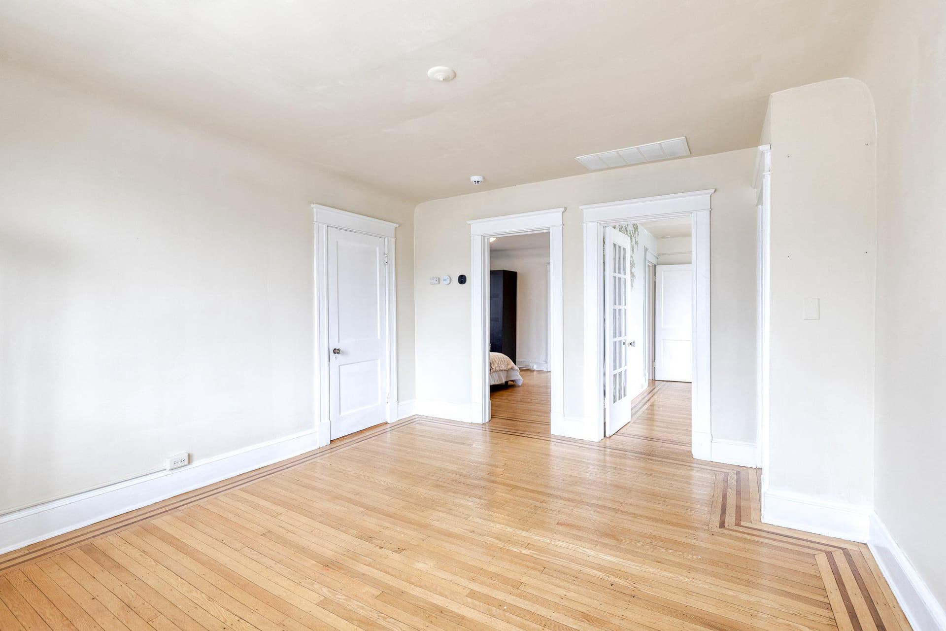 401 E Lake Avenue photo 13