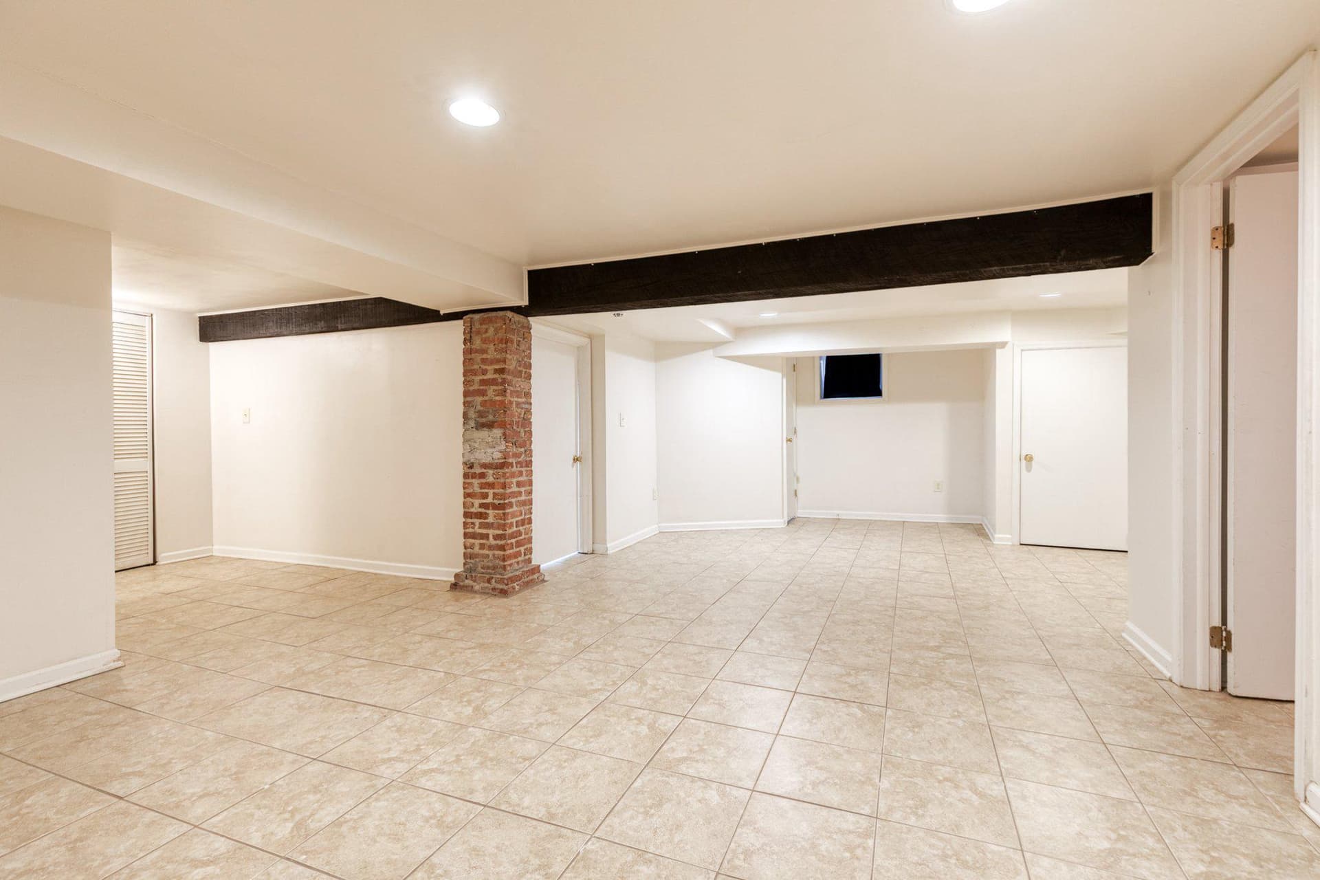 401 E Lake Avenue photo 22