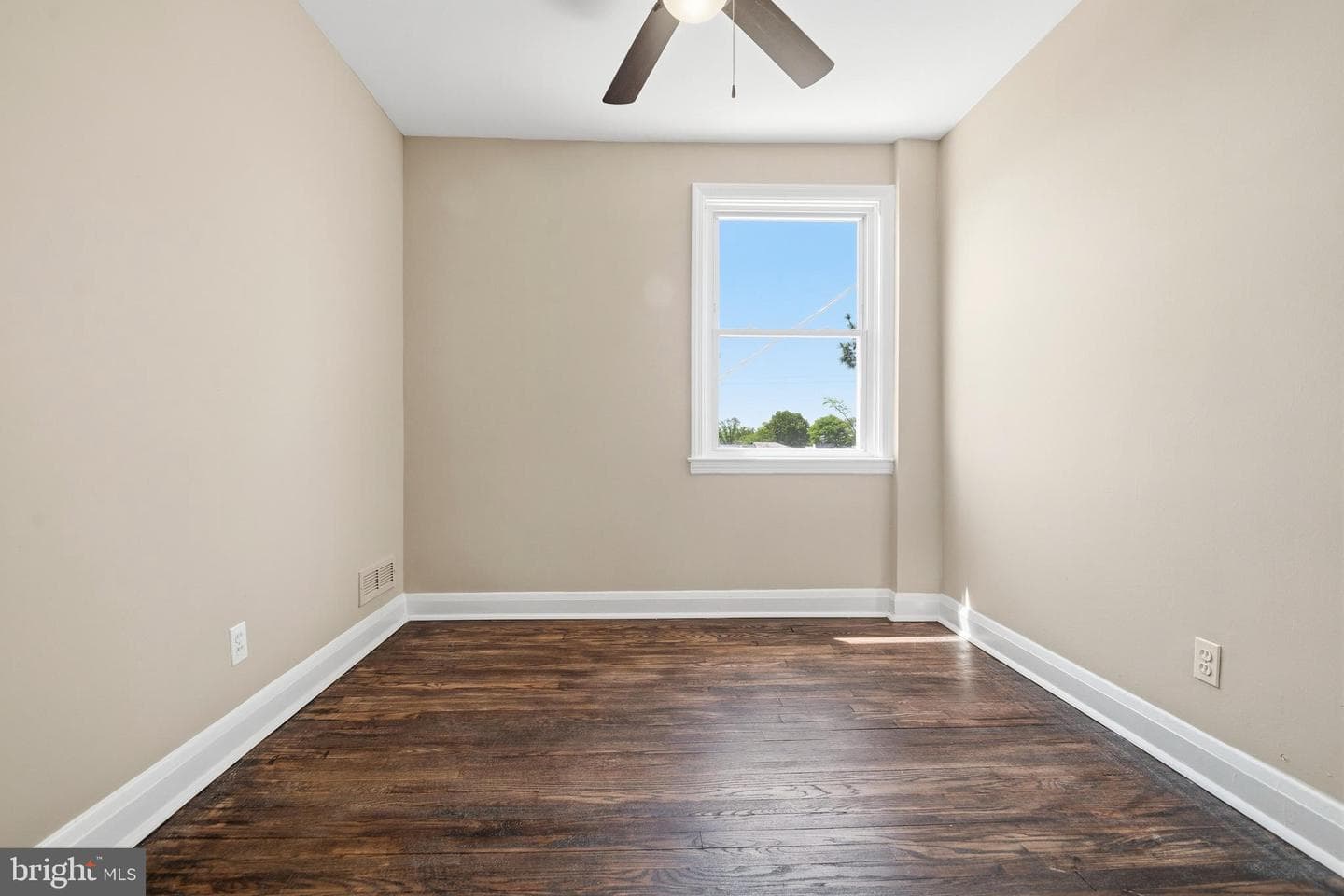 1543 Sheffield Road photo 23