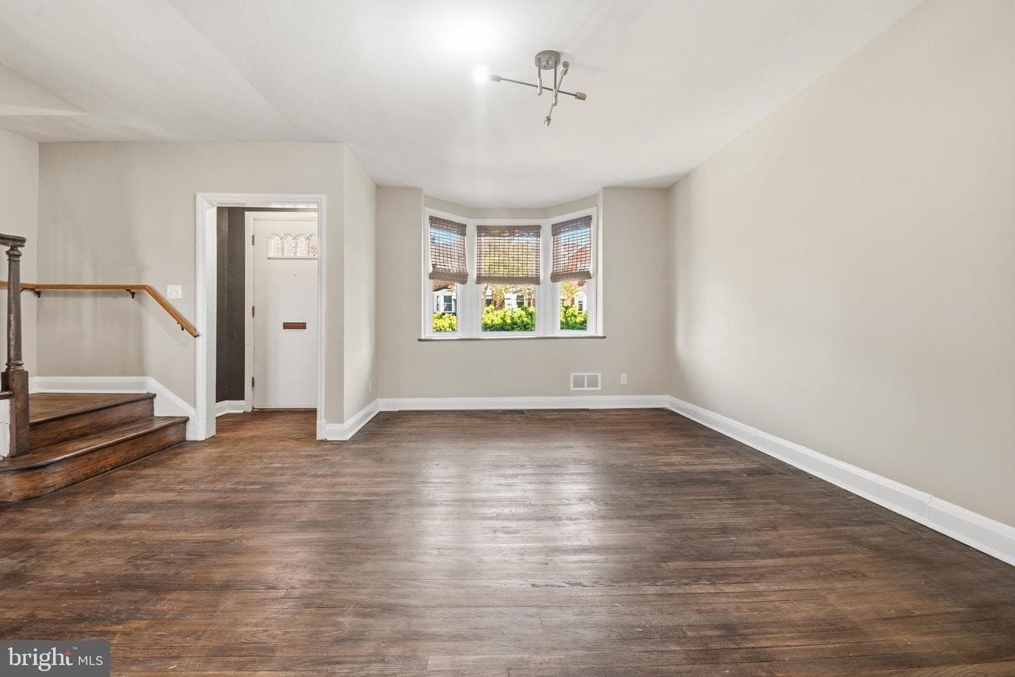 1543 Sheffield Road photo 6