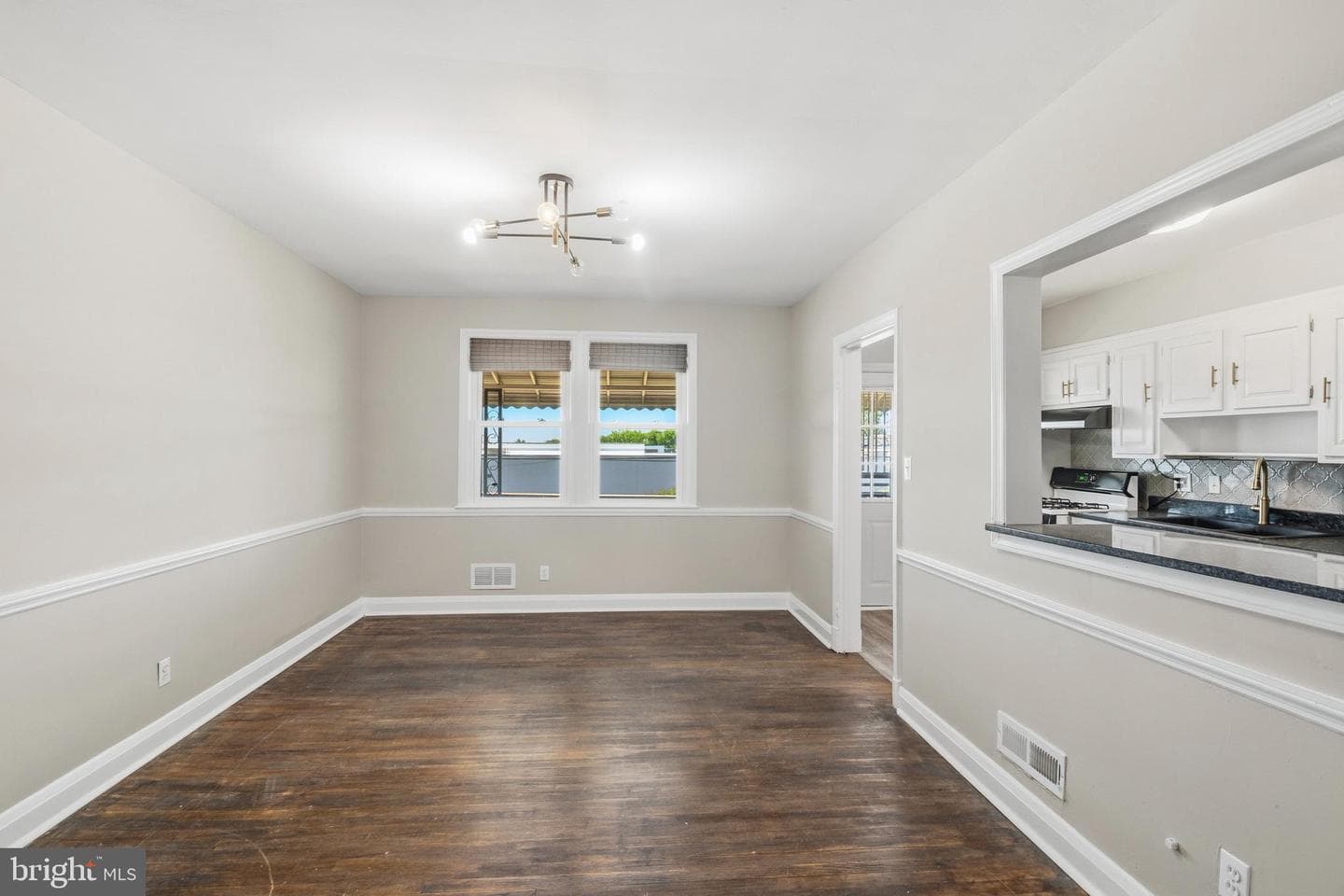 1543 Sheffield Road photo 8