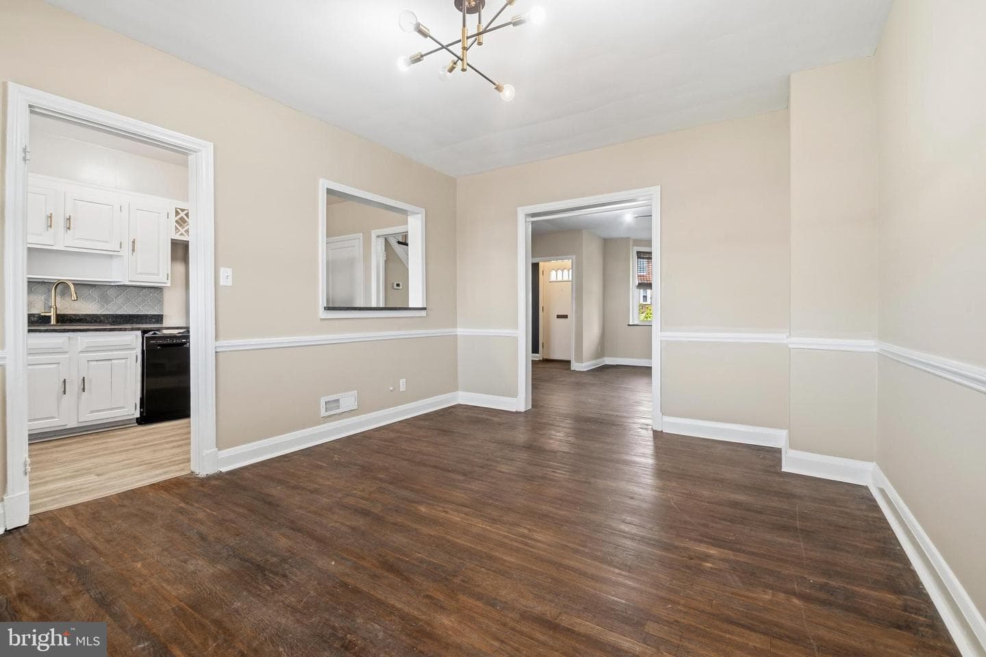 1543 Sheffield Road photo 9