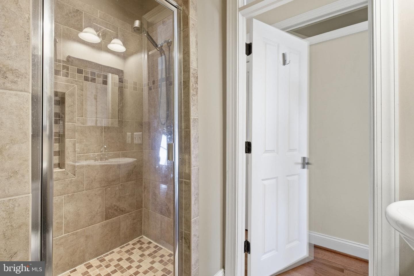 3312 Fleet Street photo 14