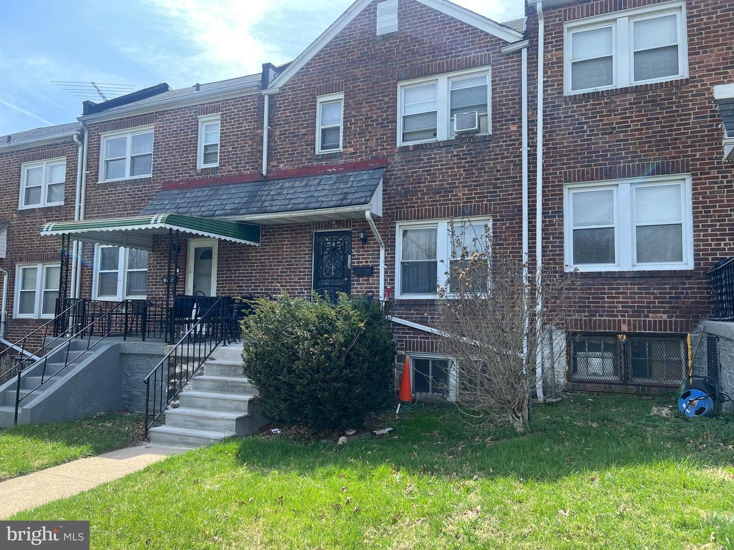 112 N Mount Olivet Lane