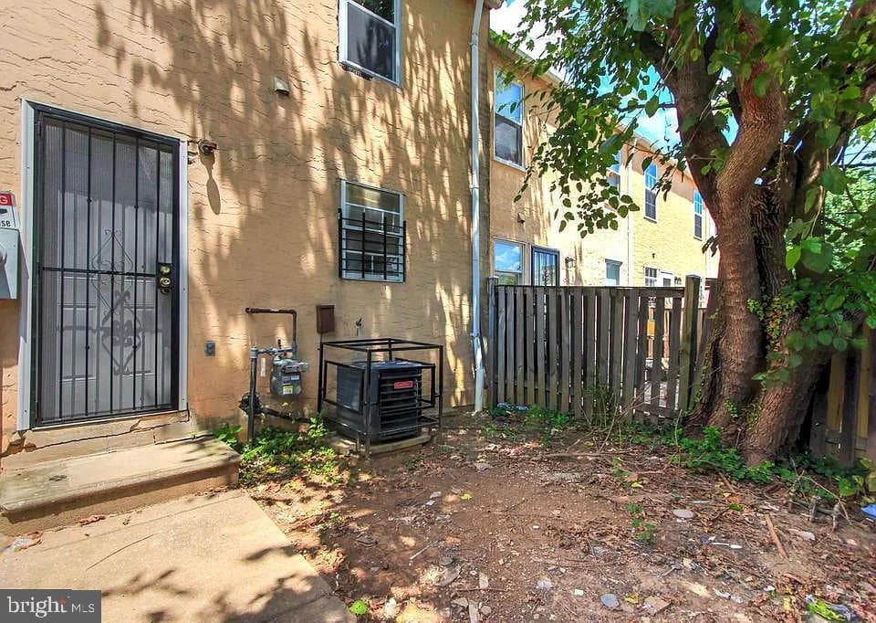 1309 E Madison Street photo 18