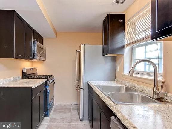 1309 E Madison Street photo 8