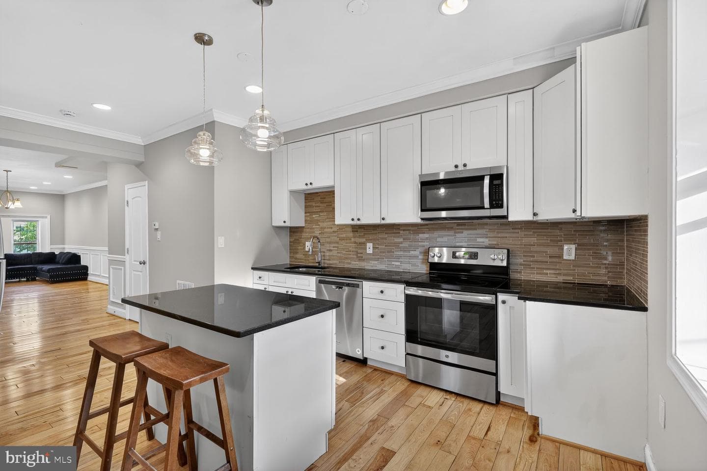 414 N Milton Avenue photo 13
