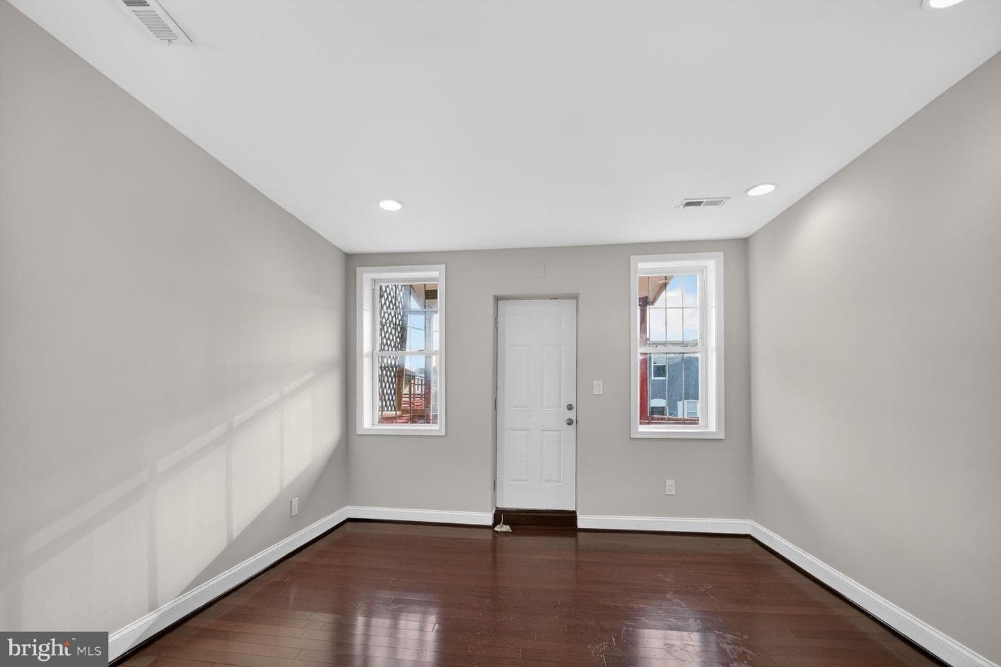 414 N Milton Avenue photo 23