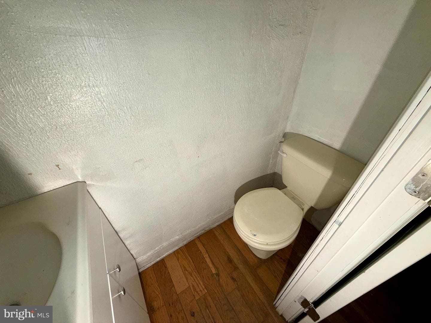 122 Haven Street N photo 3