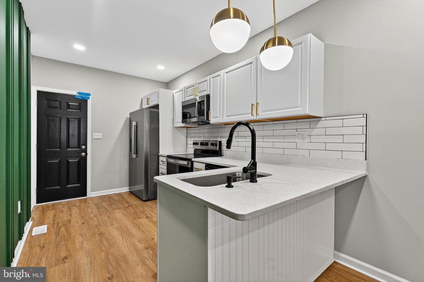 1134 N Fulton Avenue photo 8