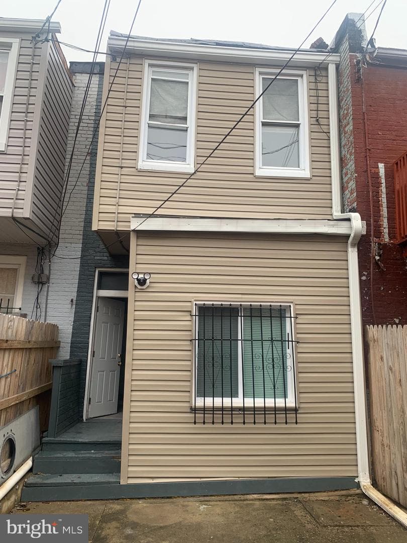 2902 E Monument Street photo 15
