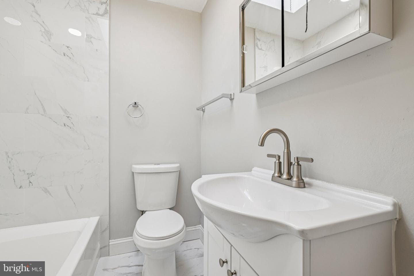 4546 Mountview Road photo 14