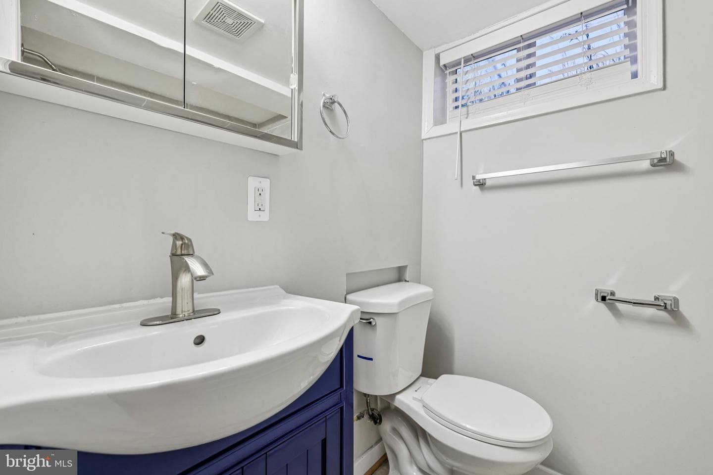 4546 Mountview Road photo 16