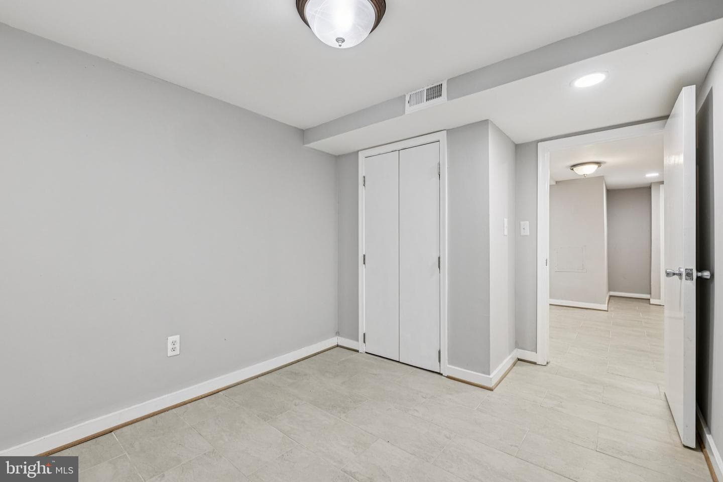 4546 Mountview Road photo 18