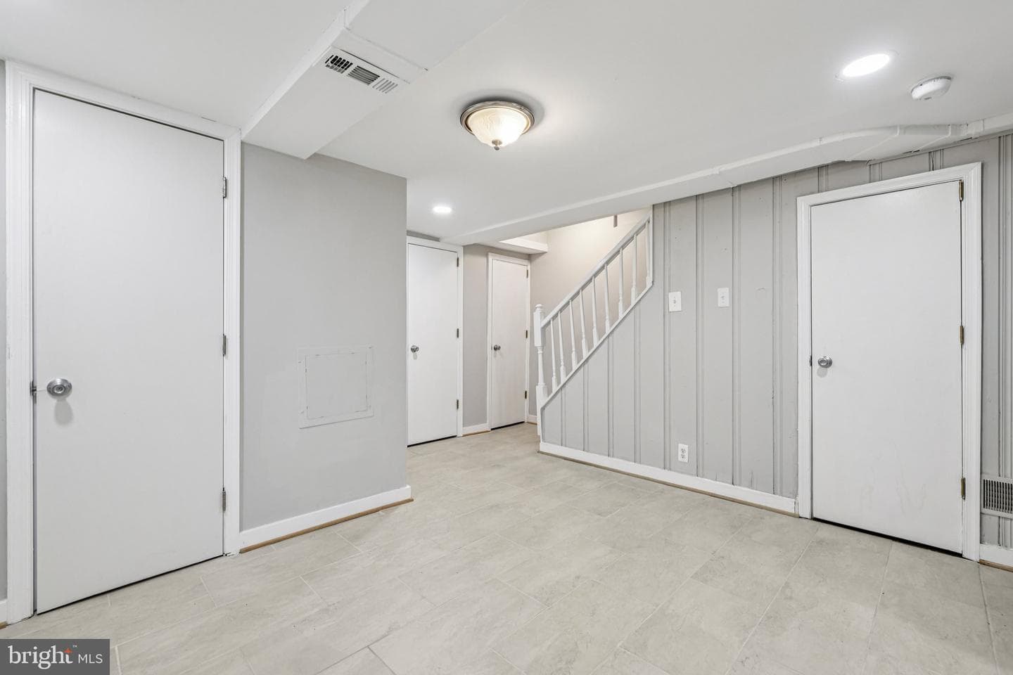 4546 Mountview Road photo 19