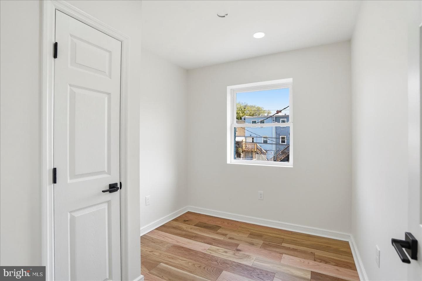 3919 Brooklyn Avenue photo 27
