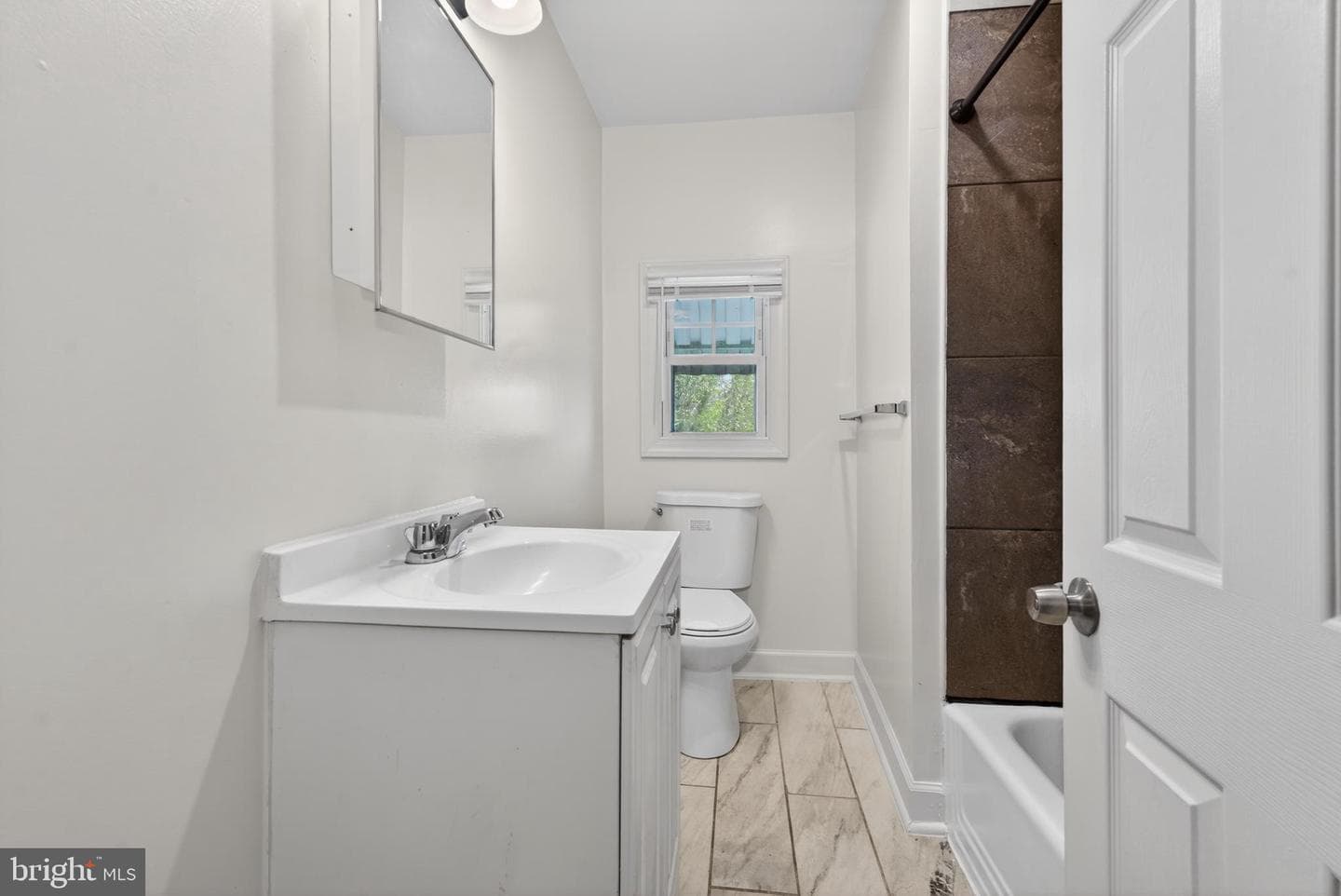 3733 St Victor St. photo 19