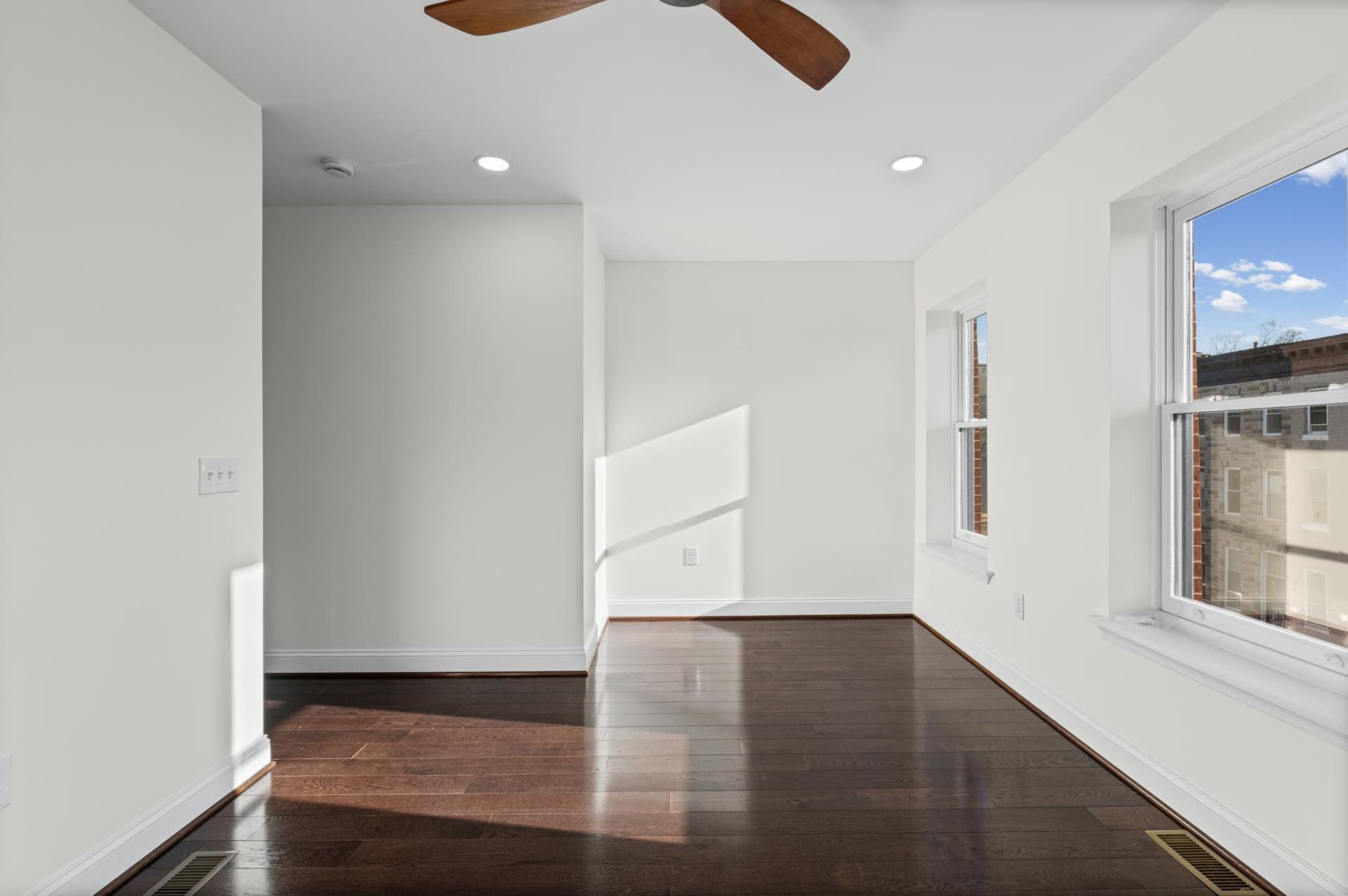 532 N Carrollton Avenue photo 22