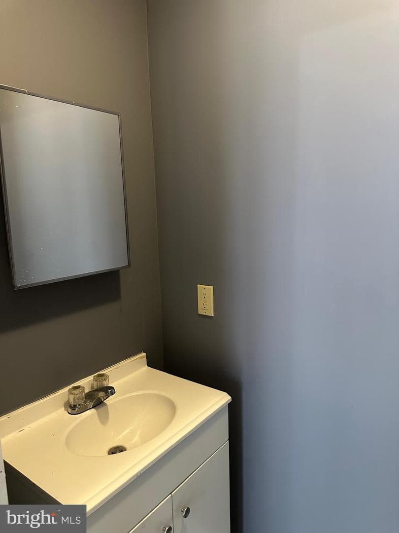 1706 W Lexington Street photo 5
