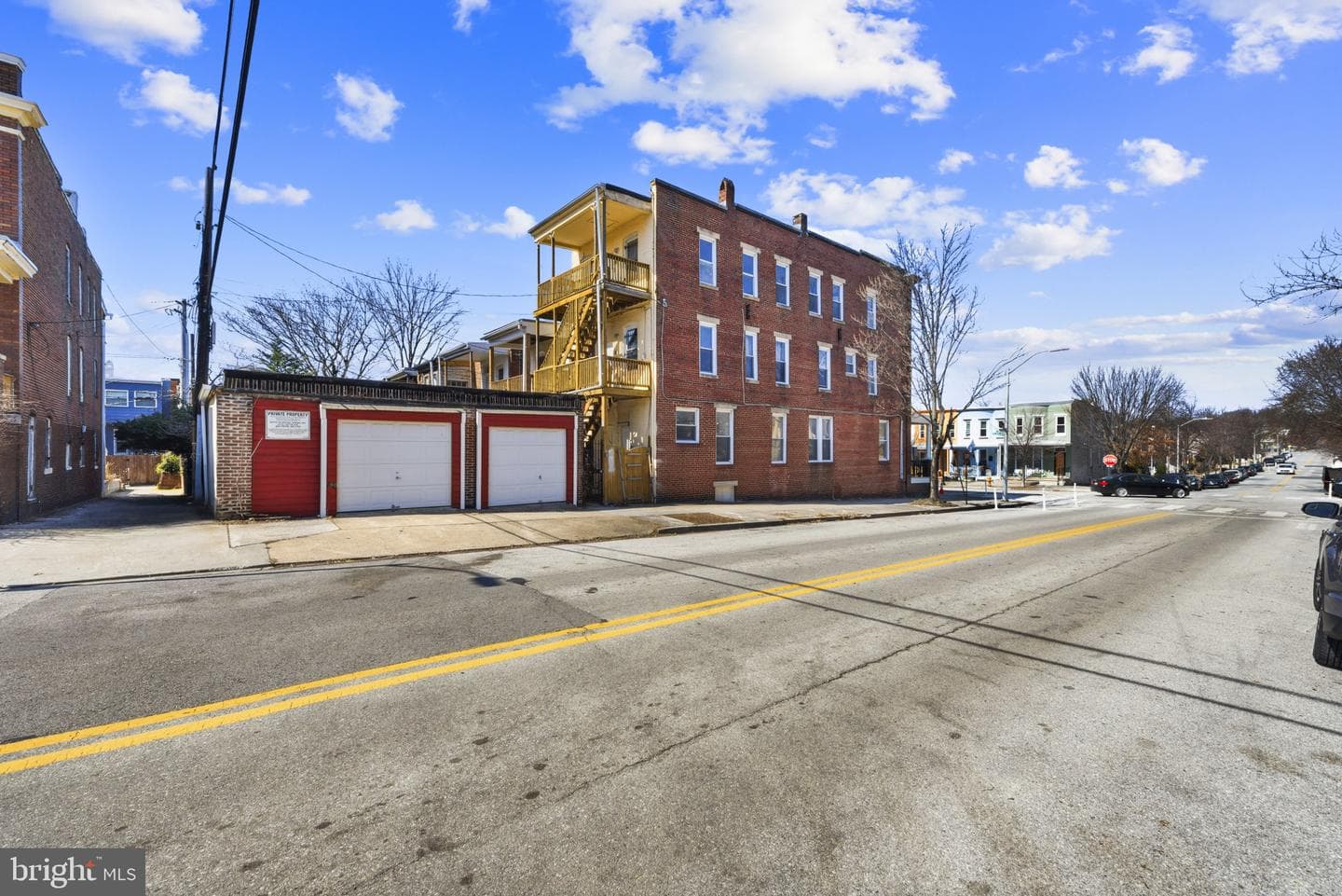 339 E 31st St photo 34