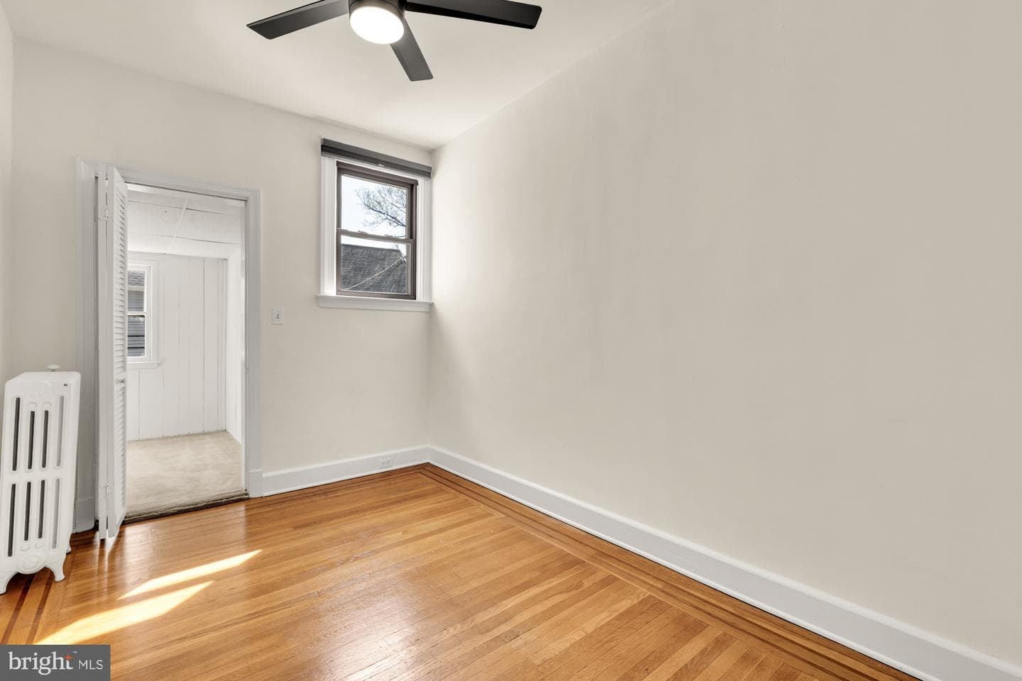 705 E Lake Avenue photo 22