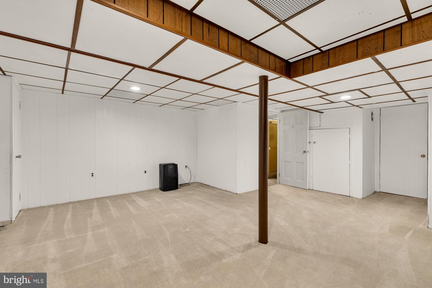 705 E Lake Avenue photo 25