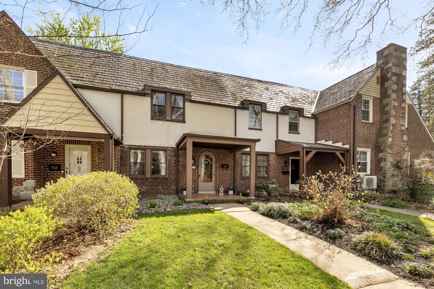 705 E Lake Avenue photo 32