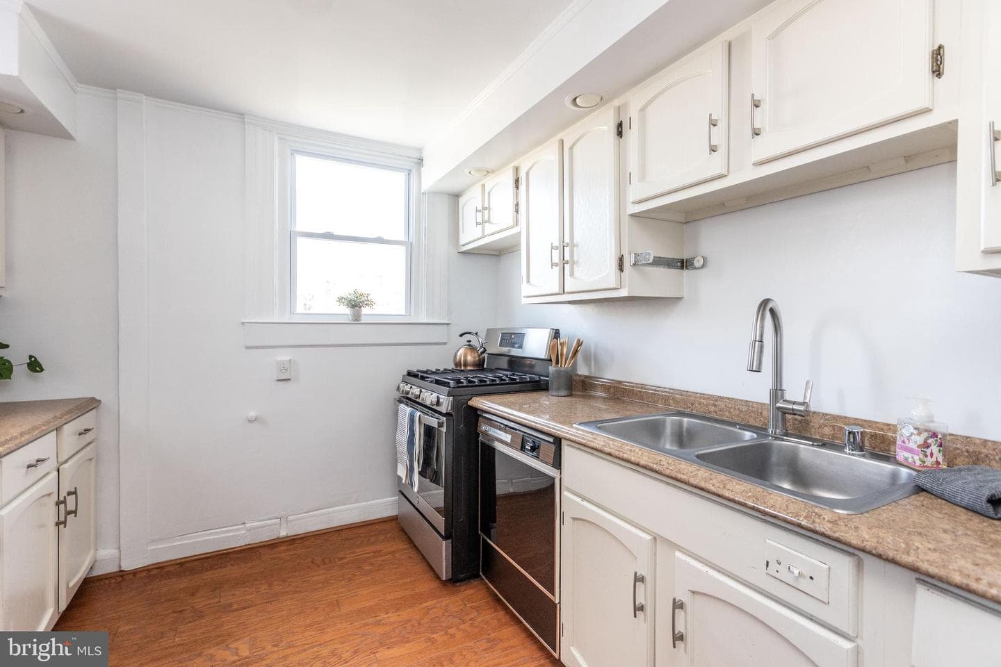 3633 Elkader Road photo 9