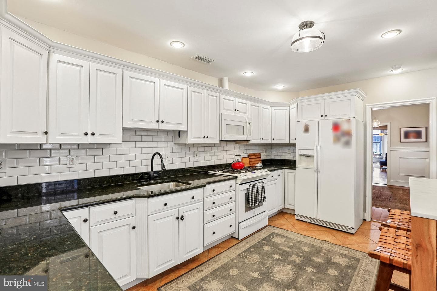 1279 William Street photo 11
