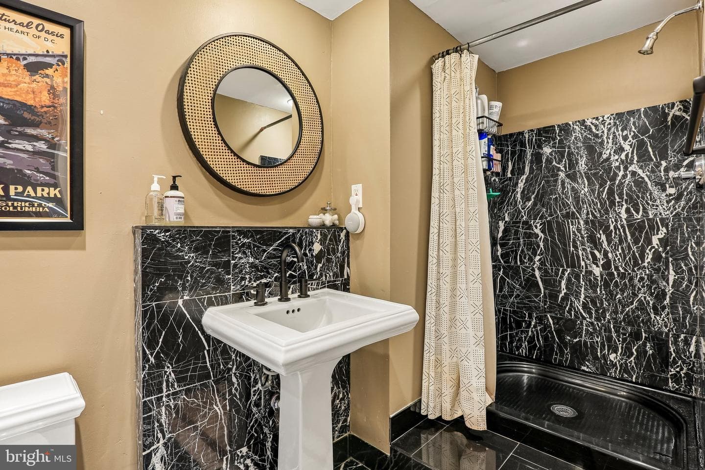 1279 William Street photo 15