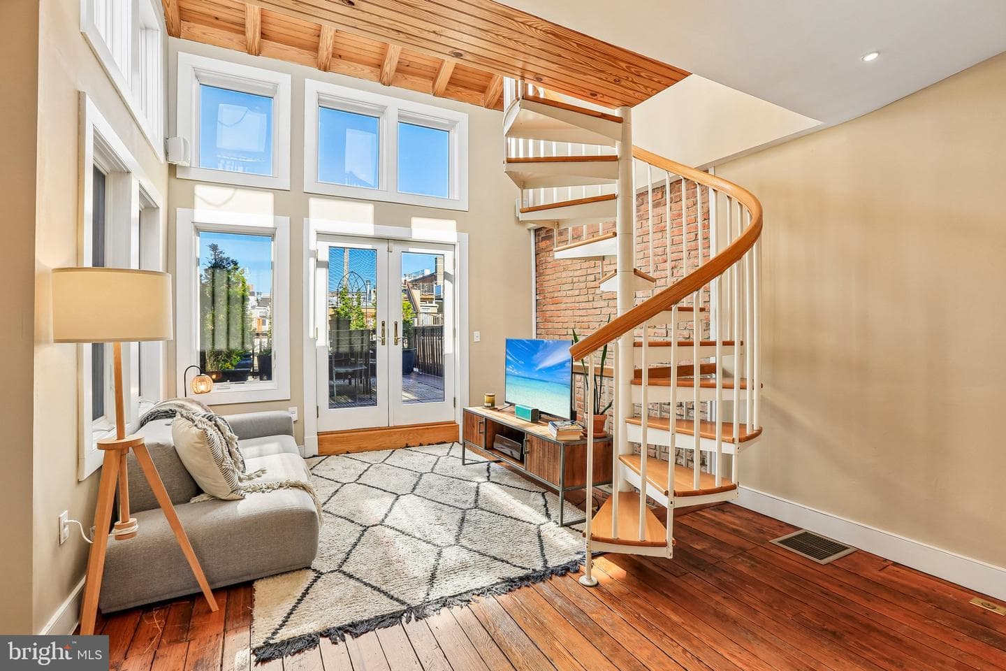 1279 William Street photo 21