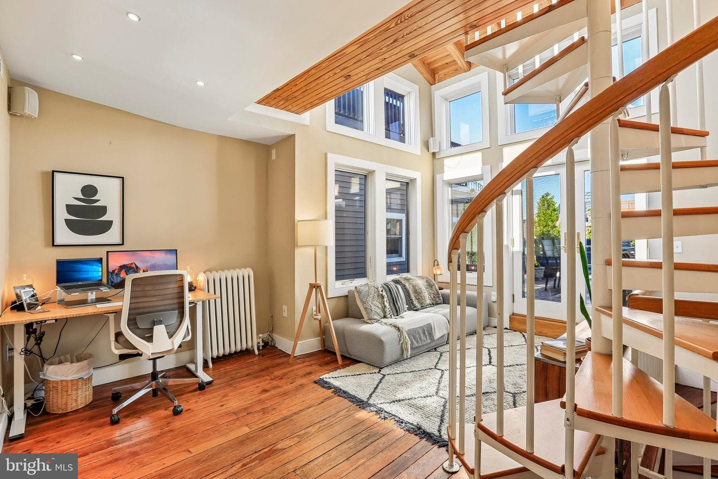 1279 William Street photo 22