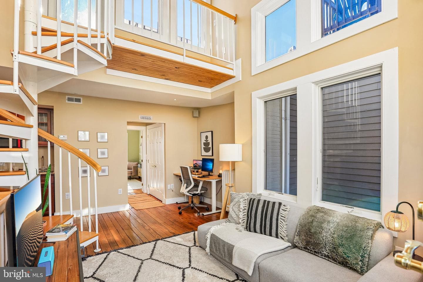 1279 William Street photo 26