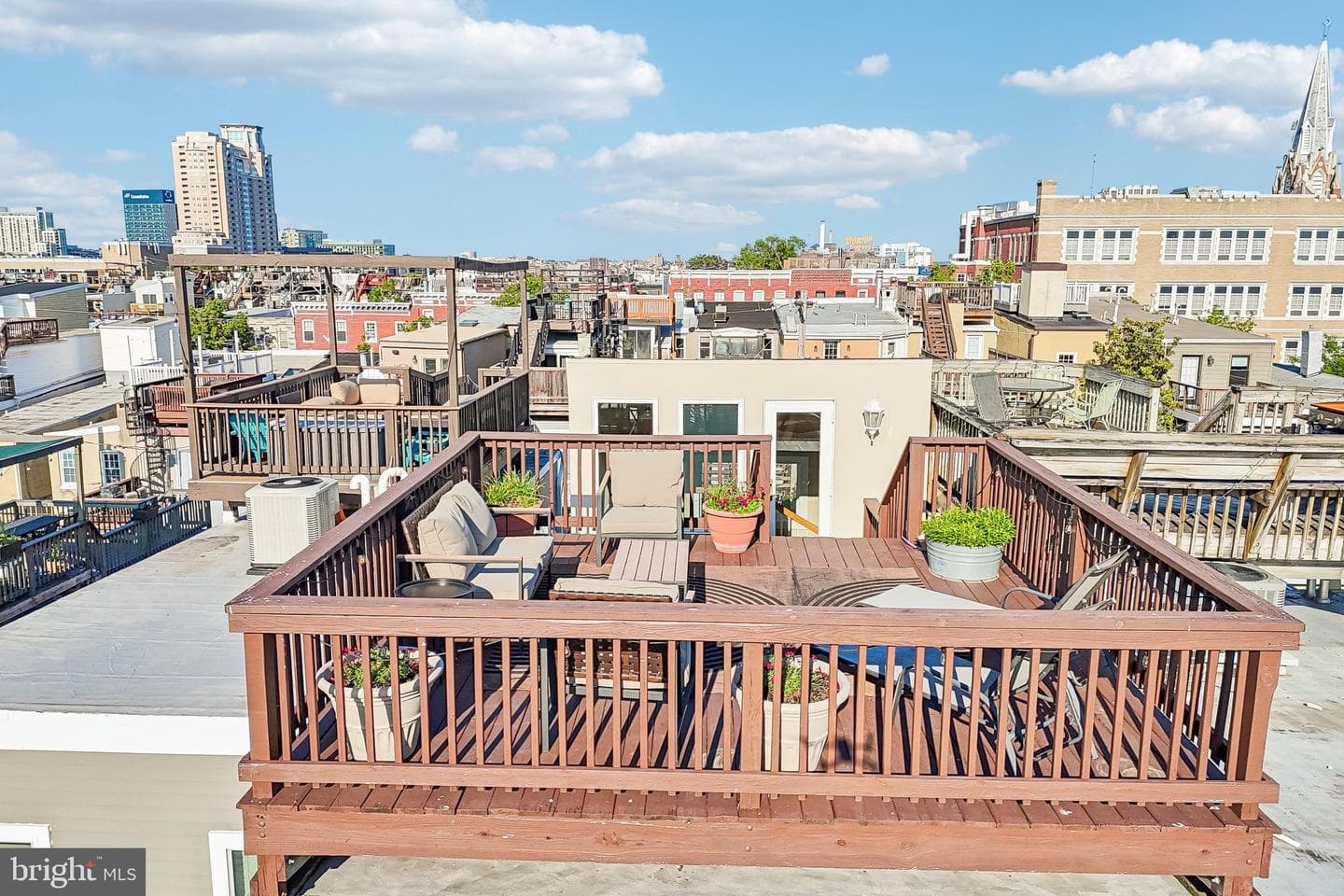 1279 William Street photo 31