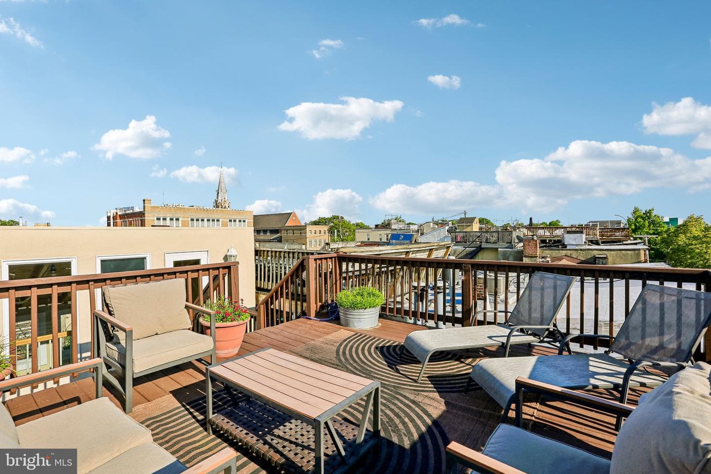 1279 William Street photo 33